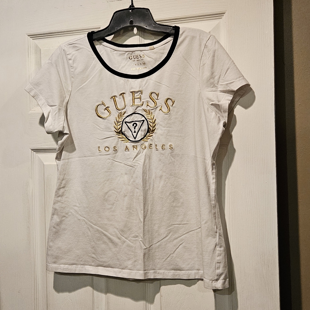 GUESS TSHIRT